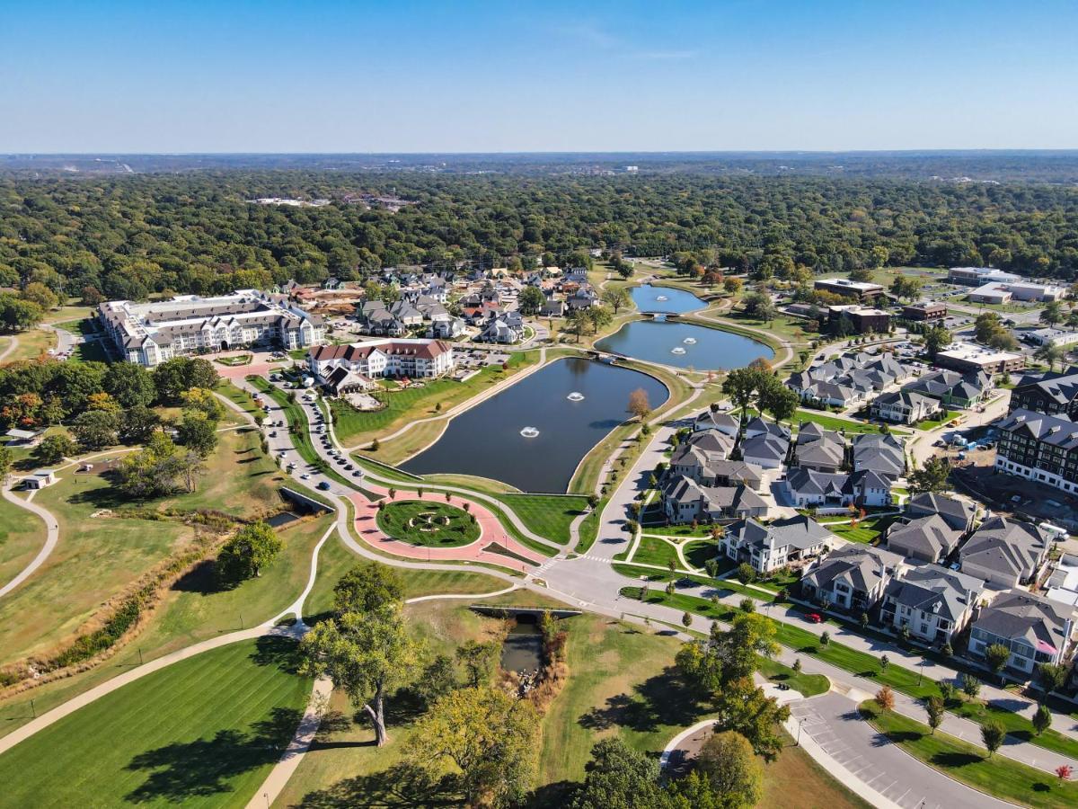 The Inn At Meadowbrook Overland Park Luaran gambar